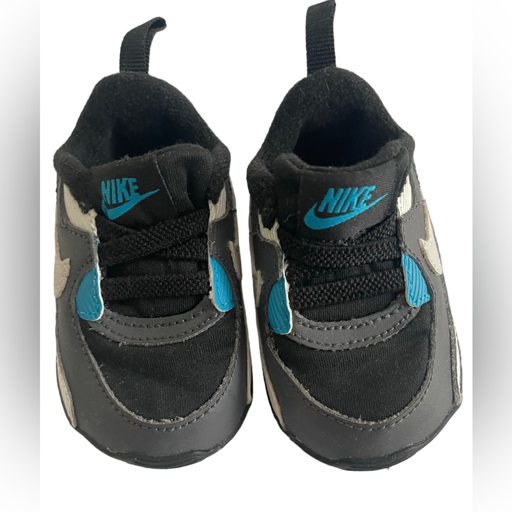 Nike max 90 baby crib shoes